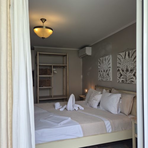 DELUXE STUDIO FROM THE TERRACE